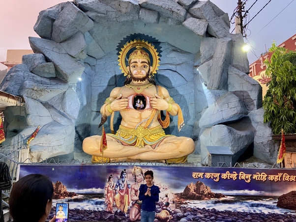 parmarth niketan hanuman image